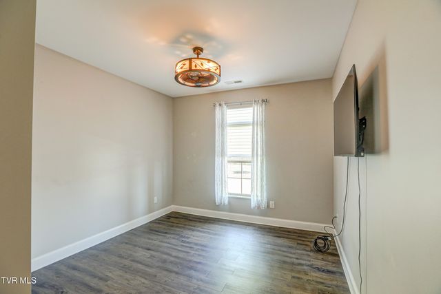 1434 Hatterdale Farm Road, Blountville, TN 37617