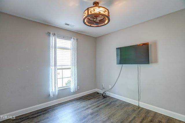 1434 Hatterdale Farm Road, Blountville, TN 37617