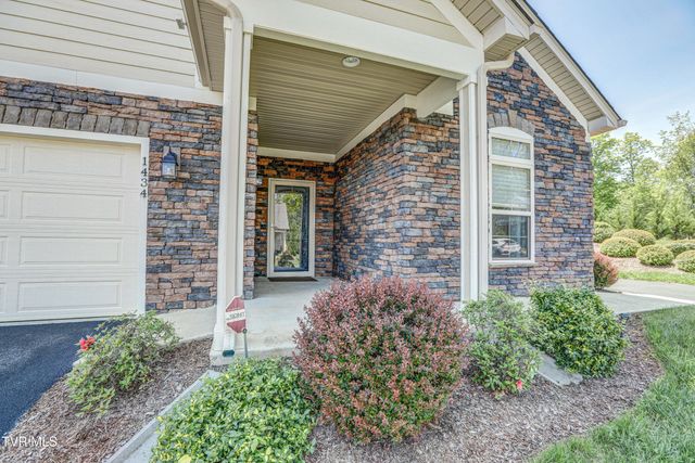 1434 Hatterdale Farm Road, Blountville, TN 37617