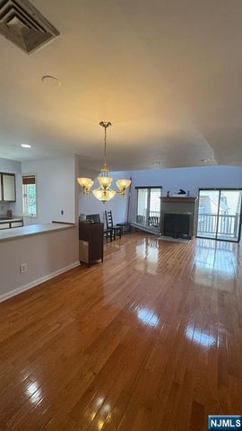 1012 River Renaissance D12, East Rutherford, NJ 07073