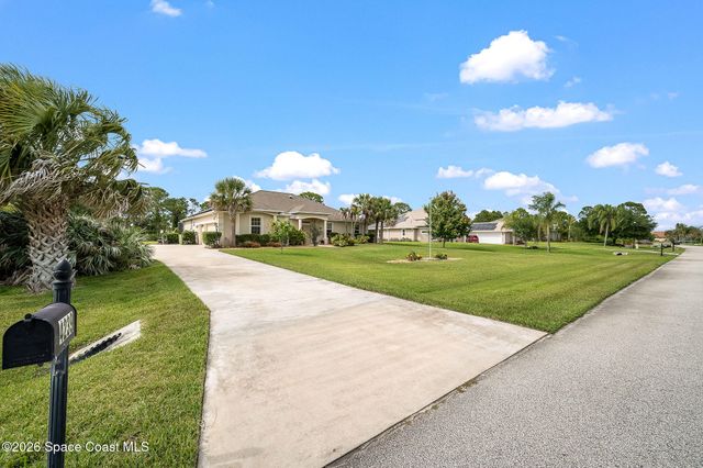 4239 Gardenwood Circle, Grant, FL 32949
