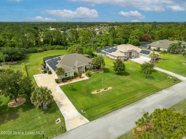 4239 Gardenwood Circle, Grant, FL 32949