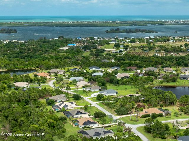 4239 Gardenwood Circle, Grant, FL 32949