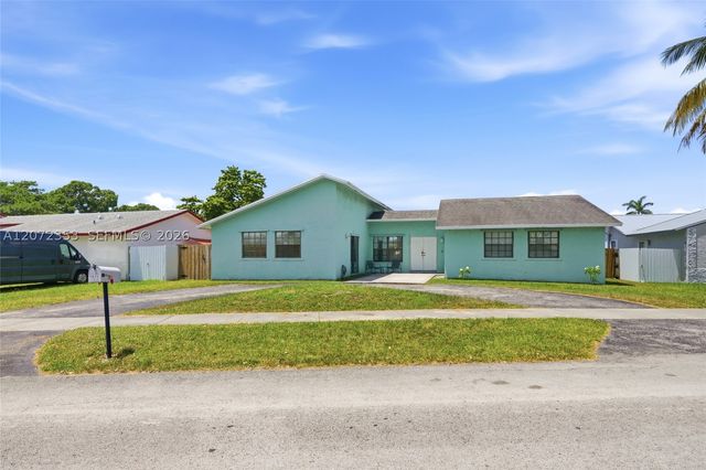 16604 SW 104th Ct, Miami, FL 33157