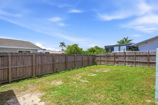 16604 SW 104th Ct, Miami, FL 33157