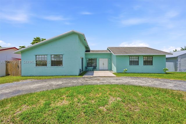 16604 SW 104th Ct, Miami, FL 33157