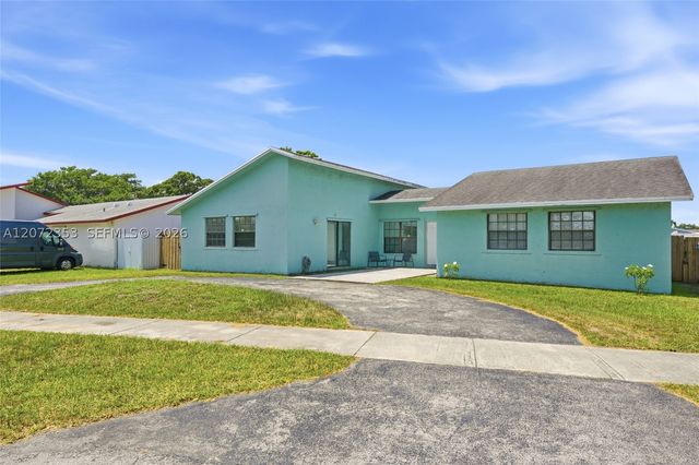 16604 SW 104th Ct, Miami, FL 33157