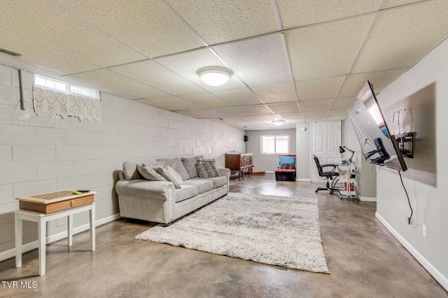 1224 East Mckinney Avenue, Rogersville, TN 37857