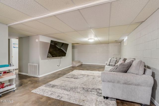 1224 East Mckinney Avenue, Rogersville, TN 37857