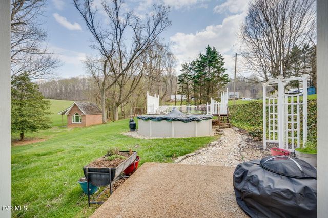 1224 East Mckinney Avenue, Rogersville, TN 37857