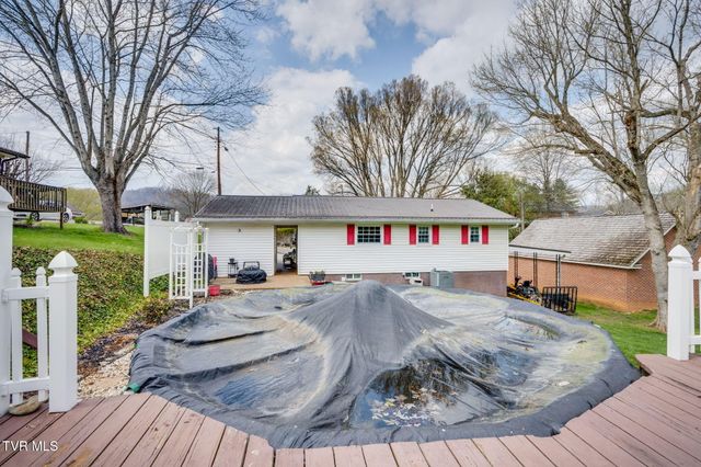 1224 East Mckinney Avenue, Rogersville, TN 37857