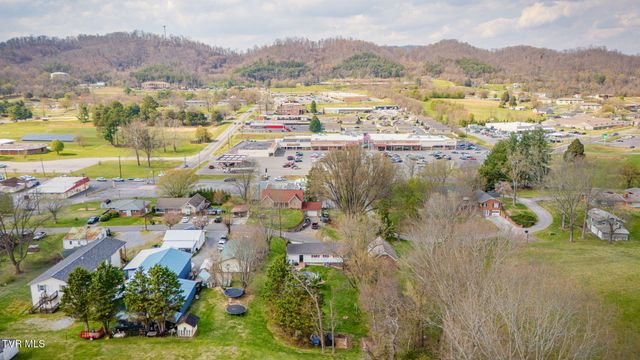 1224 East Mckinney Avenue, Rogersville, TN 37857