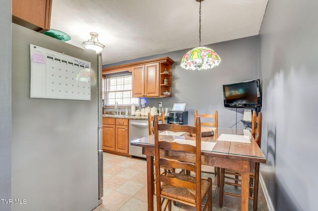 1224 East Mckinney Avenue, Rogersville, TN 37857