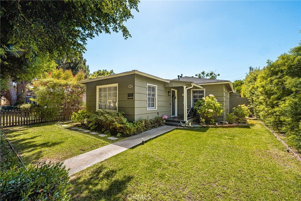 3461 Gardenia Avenue, Long Beach, CA 90807