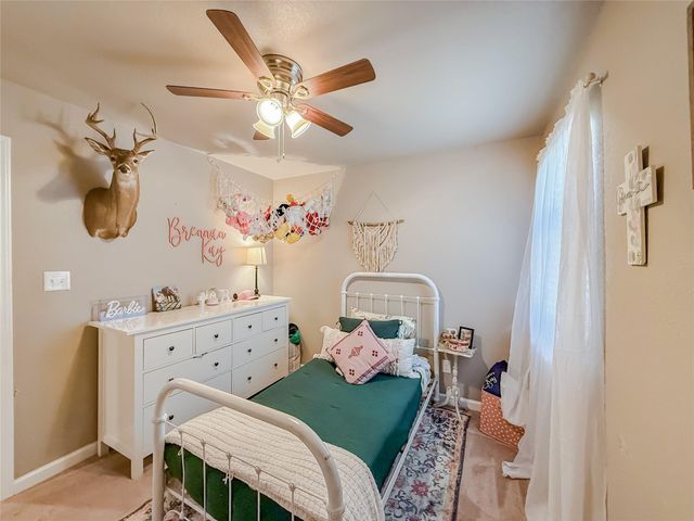 288 Nursery DR, Lexington, TX 78947