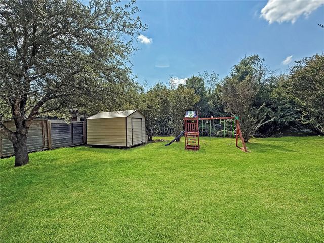 288 Nursery DR, Lexington, TX 78947