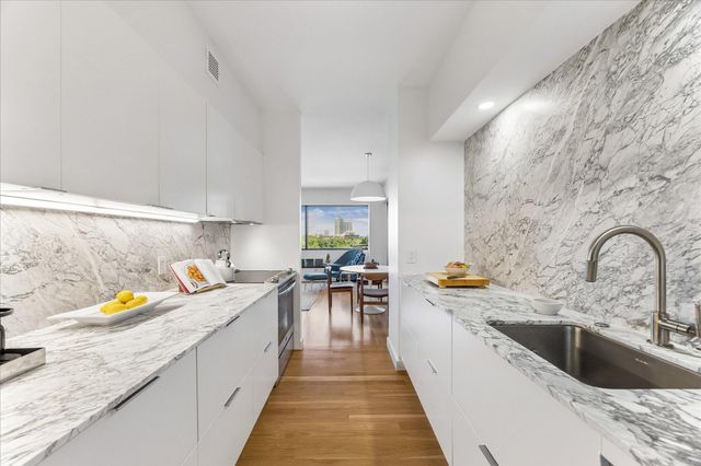 5000 Montrose Boulevard 6B, Houston, TX 77006