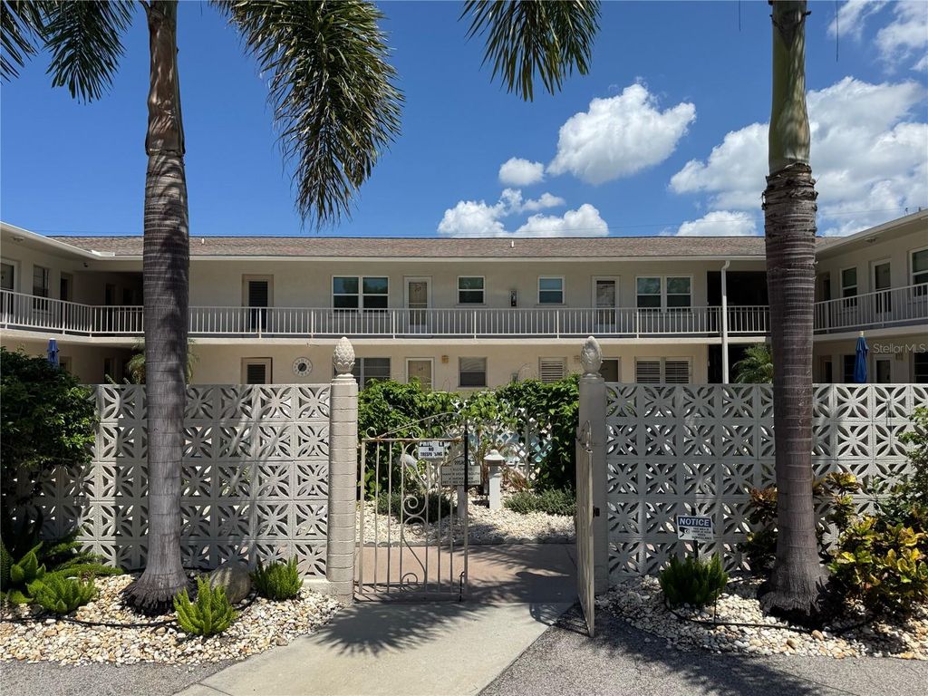 510 GRANADA AVENUE 105, Venice, FL 34285
