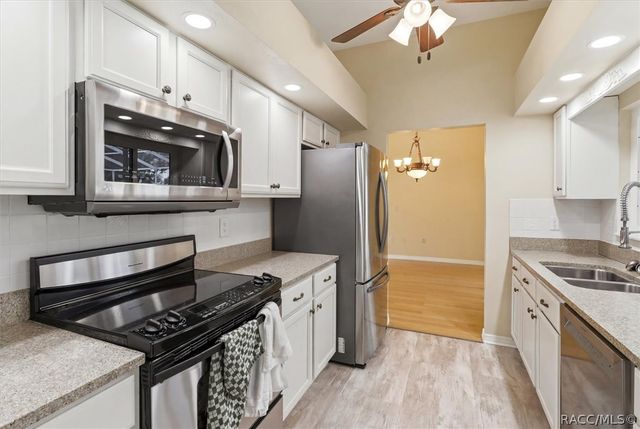 9401 Merriweather Drive, Weeki Wachee, FL 34613