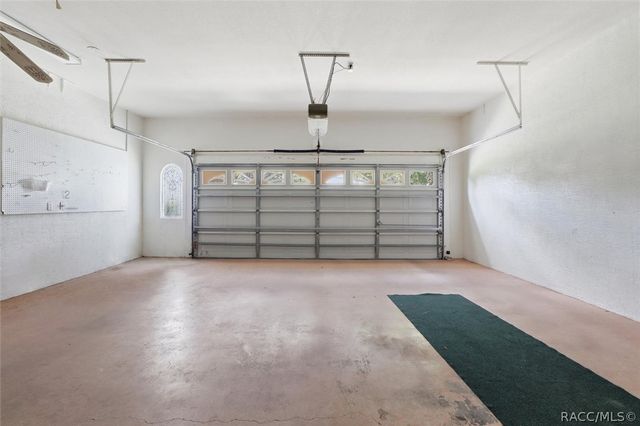 9401 Merriweather Drive, Weeki Wachee, FL 34613