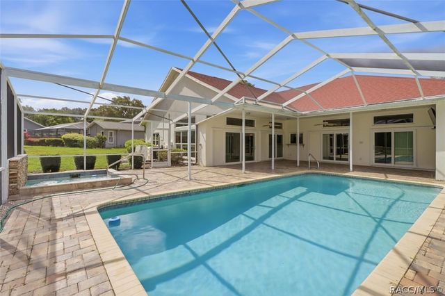 9401 Merriweather Drive, Weeki Wachee, FL 34613