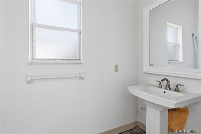 9401 Merriweather Drive, Weeki Wachee, FL 34613