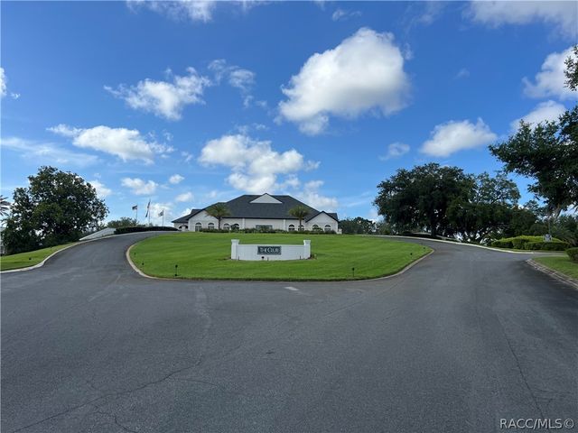 9401 Merriweather Drive, Weeki Wachee, FL 34613