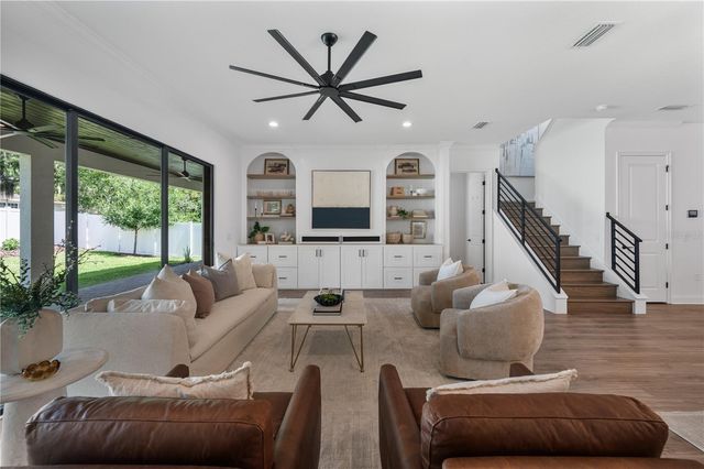 2403 DERBYSHIRE AVENUE, Lakeland, FL 33803