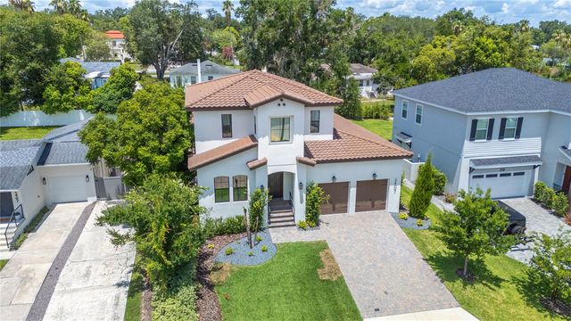 2403 DERBYSHIRE AVENUE, Lakeland, FL 33803