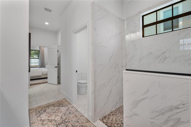 2403 DERBYSHIRE AVENUE, Lakeland, FL 33803
