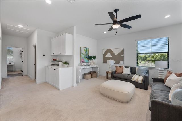 2403 DERBYSHIRE AVENUE, Lakeland, FL 33803