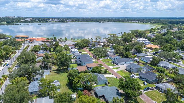2403 DERBYSHIRE AVENUE, Lakeland, FL 33803