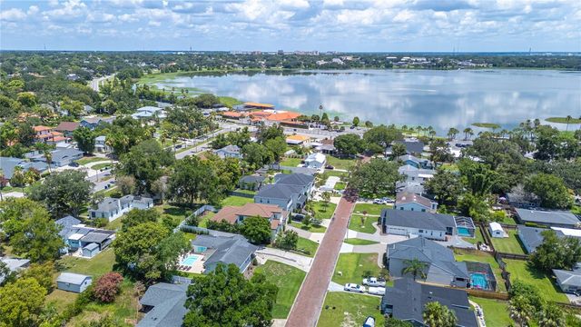 2403 DERBYSHIRE AVENUE, Lakeland, FL 33803