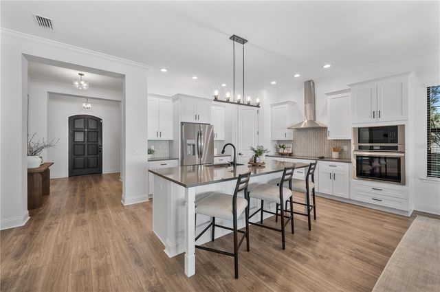 2403 DERBYSHIRE AVENUE, Lakeland, FL 33803