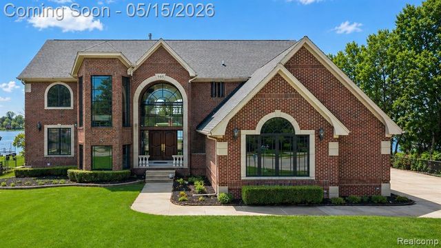 985 James K Boulevard, Pontiac, MI 48341
