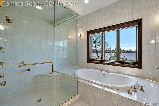 985 James K Boulevard, Pontiac, MI 48341
