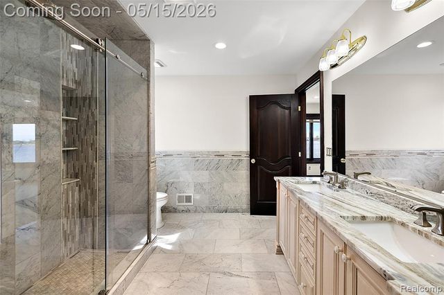 985 James K Boulevard, Pontiac, MI 48341