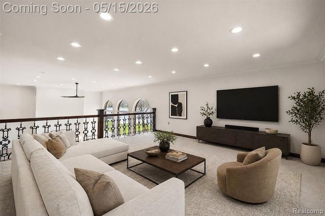 985 James K Boulevard, Pontiac, MI 48341