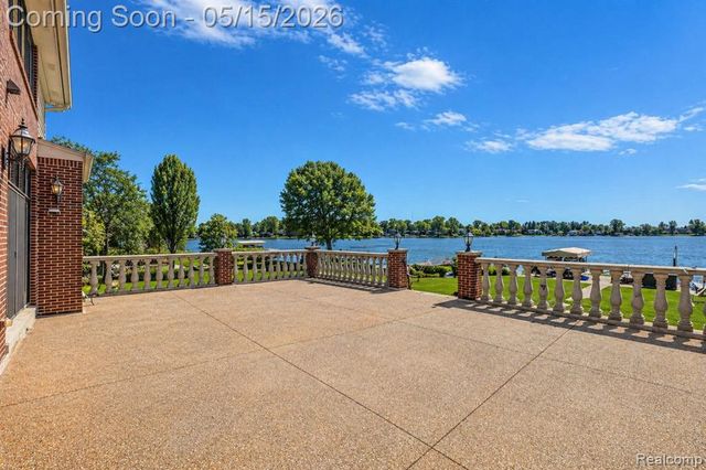 985 James K Boulevard, Pontiac, MI 48341