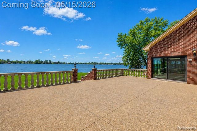 985 James K Boulevard, Pontiac, MI 48341