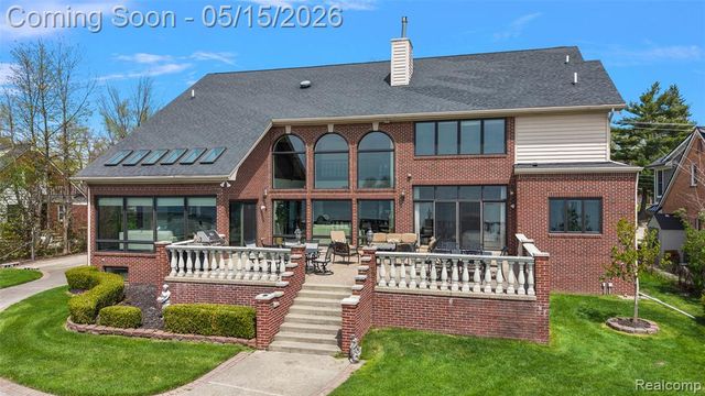 985 James K Boulevard, Pontiac, MI 48341