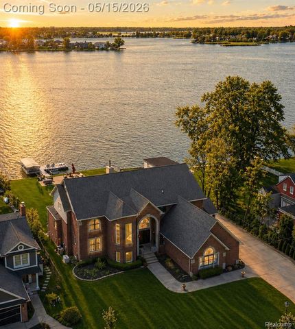 985 James K Boulevard, Pontiac, MI 48341