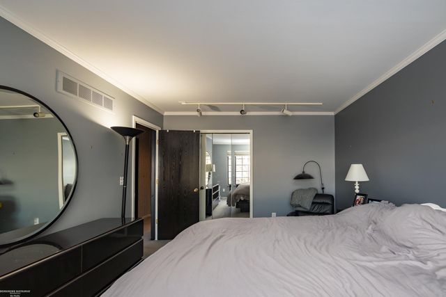 314 Meadow Bridge Drive, Rochester Hills, MI 48307