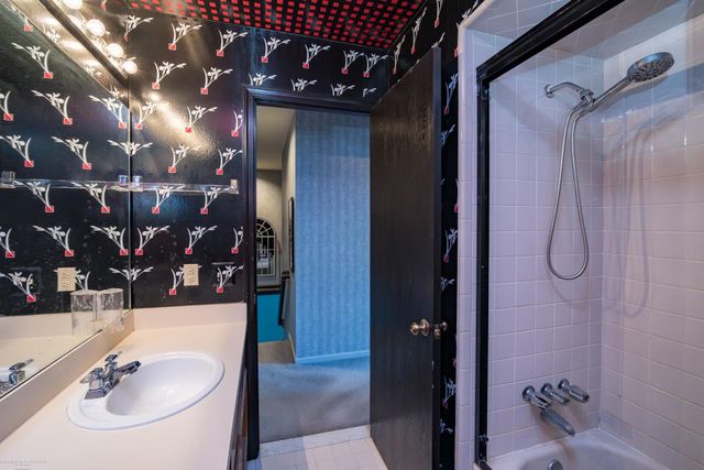 314 Meadow Bridge Drive, Rochester Hills, MI 48307