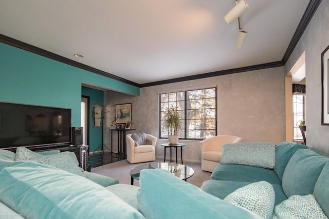 314 Meadow Bridge Drive, Rochester Hills, MI 48307