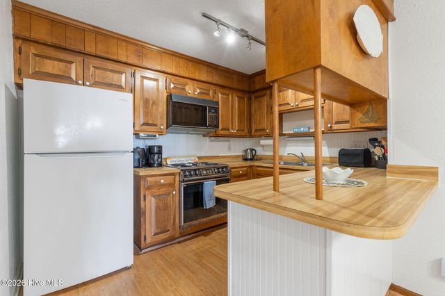 1896 New River Inlet Road 1203, N Topsail Beach, NC 28460