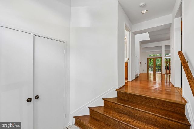 5904 VALERIAN LN, Rockville, MD 20852