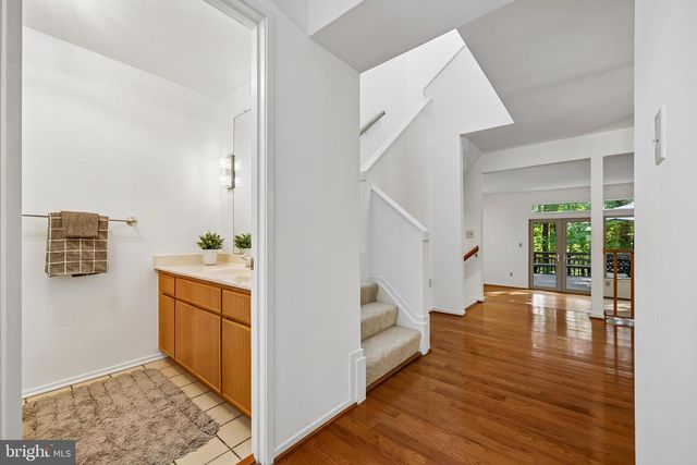 5904 VALERIAN LN, Rockville, MD 20852