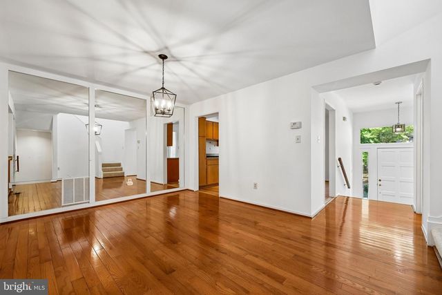 5904 VALERIAN LN, Rockville, MD 20852