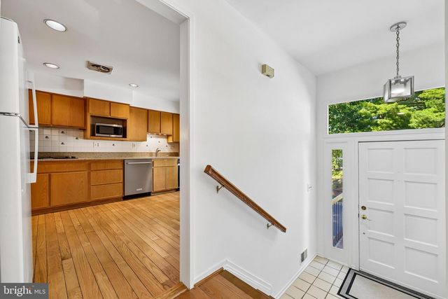 5904 VALERIAN LN, Rockville, MD 20852